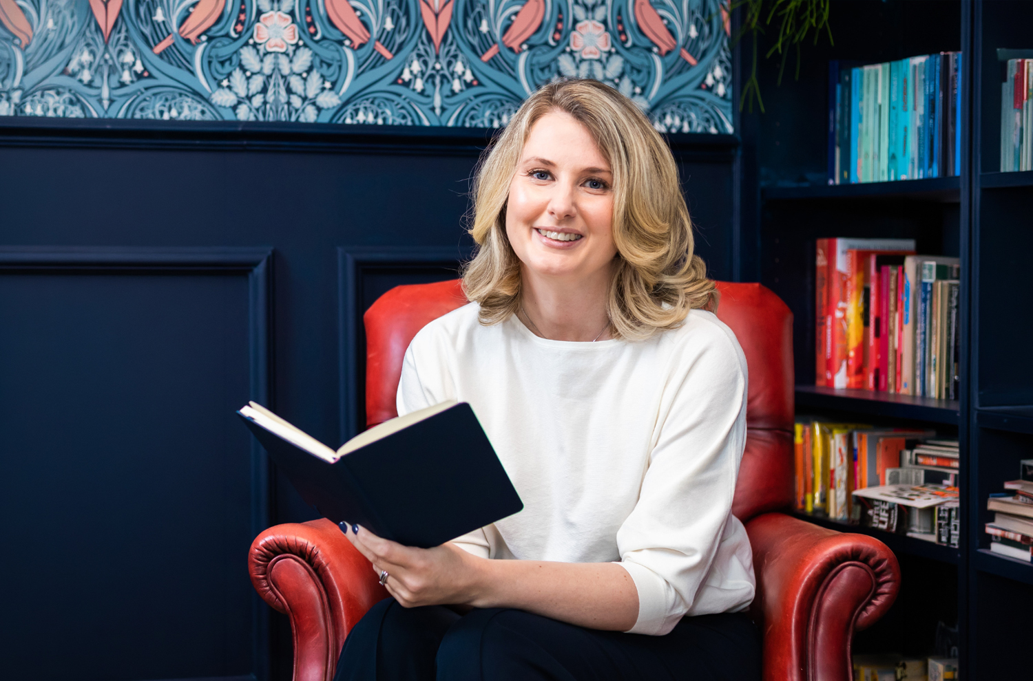Episode 72: The Accidental Entrepreneur; Building a Global Tuition Business Around Motherhood with Jane Bilham